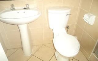 1 Bedroom Flat in Karen Park