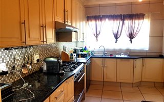 3 Bedroom House in Helikon Park