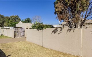 3 Bedroom House in Bromhof