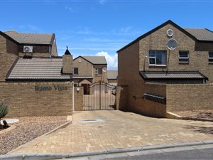 3 Bed Duplex in Ridgeworth