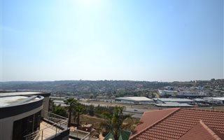 4 Bedroom House in Bassonia