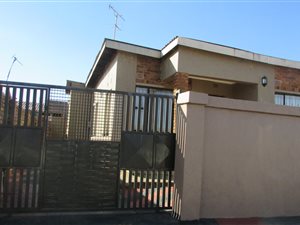 4 Bed House in Diepkloof