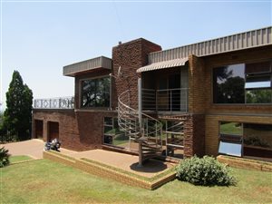5 Bed House in Berea
