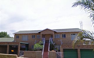 3 Bedroom Flat in Birchleigh