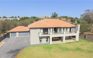 5 Bedroom House in Waterkloof