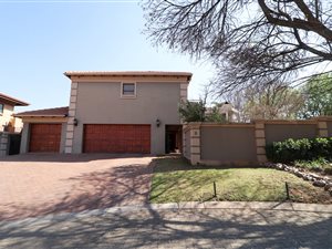 4 Bed House in Van Riebeeck Park