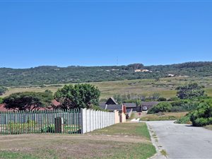 1076 m² Land available in Clarendon Marine