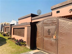 2 Bed House in Tembisa
