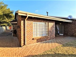 2 Bed Townhouse in Montana Park
