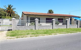 3 Bedroom House in Peerless Park