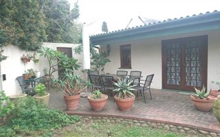 2 Bedroom Garden Cottage in Parel Vallei