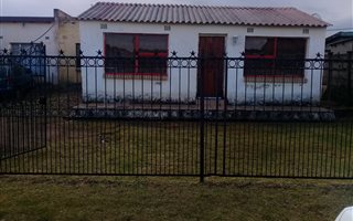 2 Bedroom House in Jabulani
