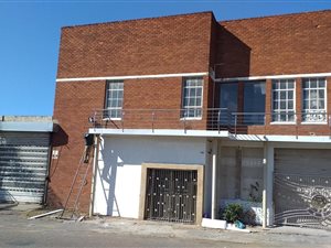 1600 m² Commercial space in Jacobs