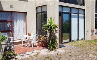 2 Bedroom Apartment in Melkbosstrand