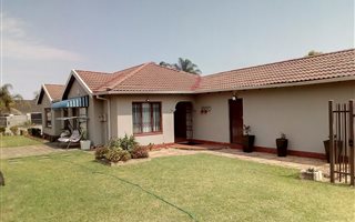 3 Bedroom House in Bellevue