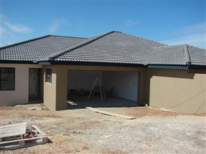3 Bed House in Hartenbos Heuwels