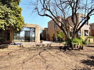 3 Bed House in Silver Lakes Golf Estate