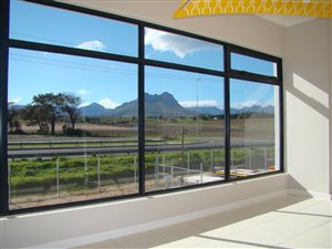 100 m² Commercial space in Firgrove