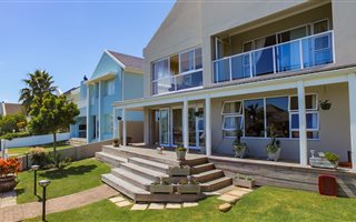 5 Bedroom House in Royal Alfred Marina