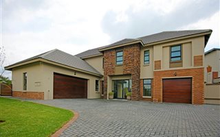 5 Bedroom House in Midlands Estate