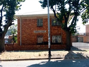 6 Bed Flat in Turffontein