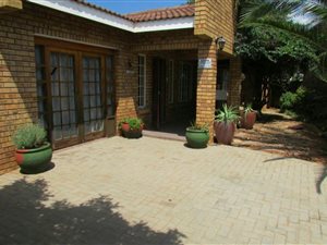 4 Bed Townhouse in Kimberley