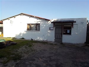 3 Bed House in Elsies River