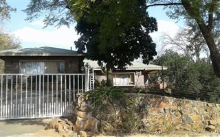 5 Bedroom House in Egerton
