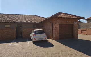 2 Bedroom Cluster in Newmarket Park
