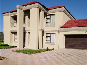 6 Bed House in Bendor