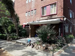1.5 Bedroom Apartment in Sunnyside