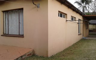 2 Bedroom House in Claremont