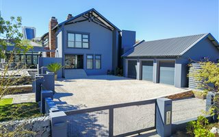 4 Bedroom House in Waterfall Country Estate