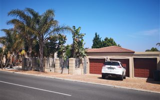 3 Bedroom House in Protea Heights