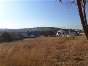 990 m² Land available in Rietvlei Heights Country Estate