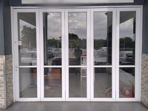110 m² Retail Space in Lyndhurst