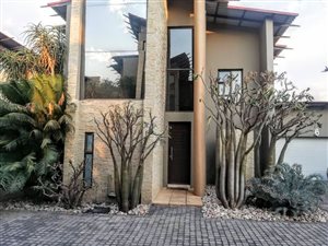 3 Bed Apartment in Menlo Park