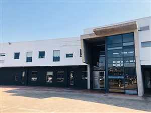 1951 m² Commercial space in Riverhorse Valley