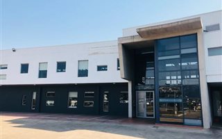 1951 m² Commercial space in Riverhorse Valley