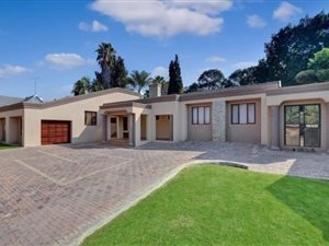 5 Bed House in Bramley