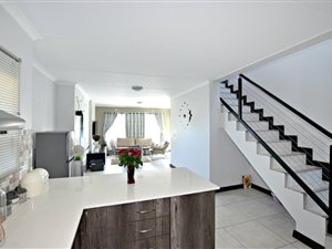 3 Bed Duplex in Peerless Park