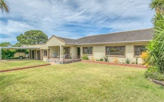 5 Bedroom House in Sunridge Park