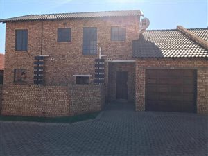 3 Bed Townhouse in Riversdale
