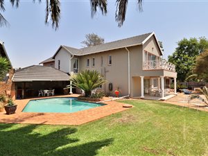6 Bed House in Pierre van Ryneveld