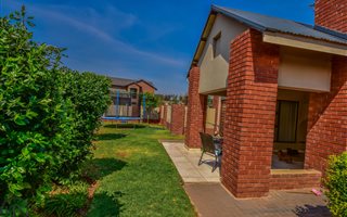 4 Bedroom House in Eldoraigne