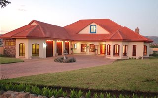 3 Bedroom House in Meerhof