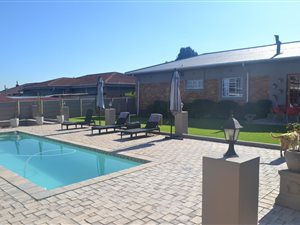 3 Bed House in Monument
