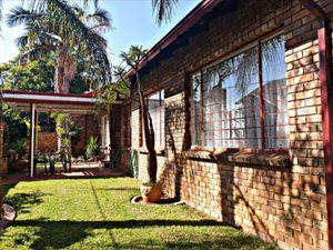 3 Bed House in Montana Park