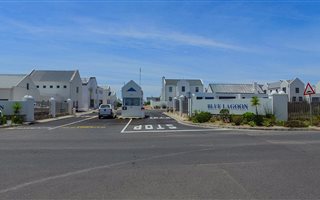 400 m² Land available in Blue Lagoon
