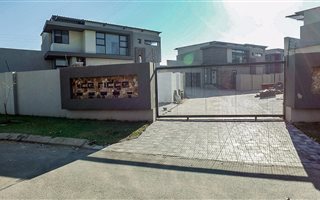 3 Bedroom House in Tuscany Ridge